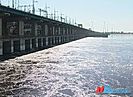 Волжская ГЭС продолжила сброс воды в режиме спецпопуска на нижнюю Волгу